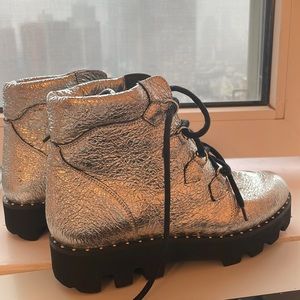 Montelliana 1965 Claudine in crinkle metallic silver size eu 38 /us 7.5
